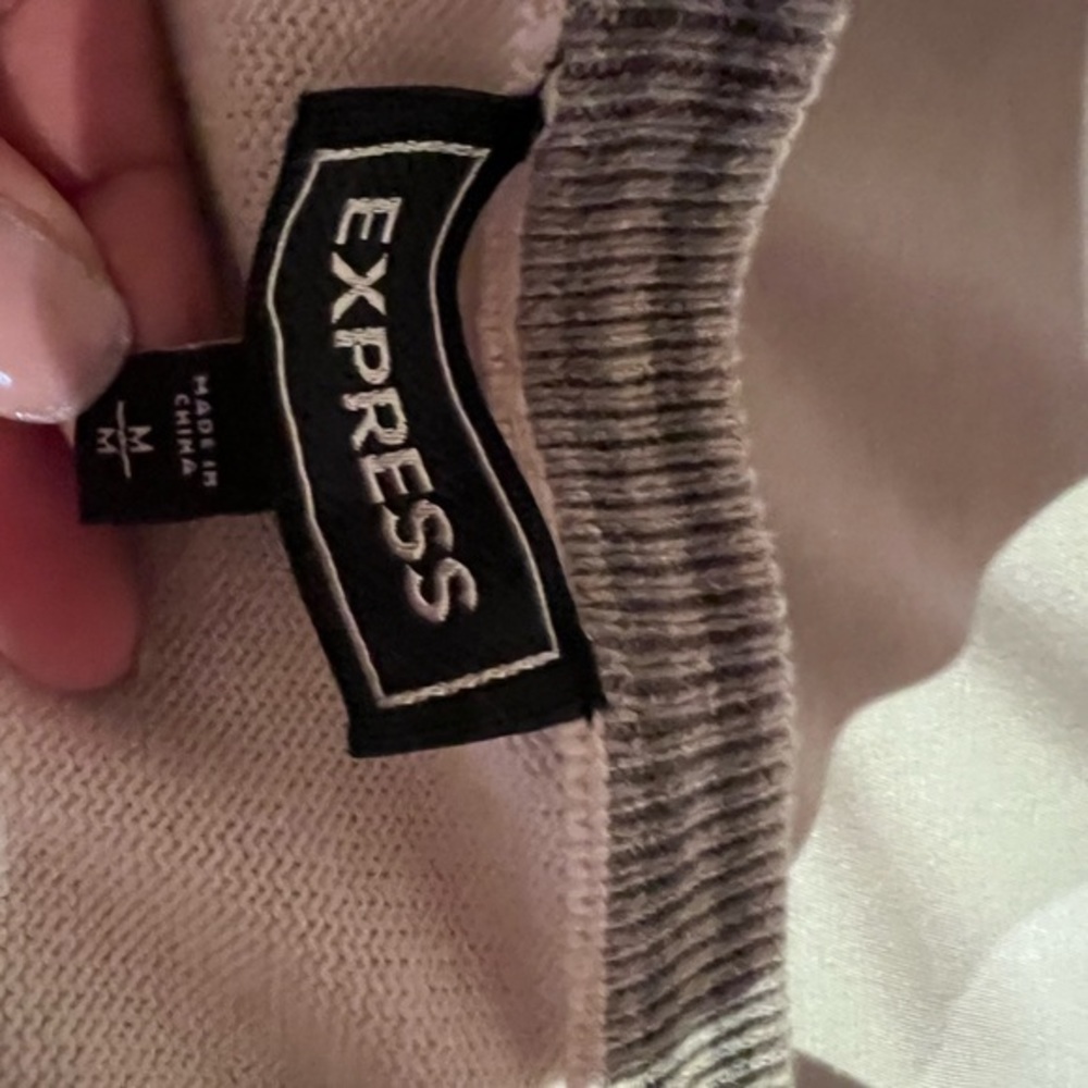 Express sweater - Picture 3 of 7
